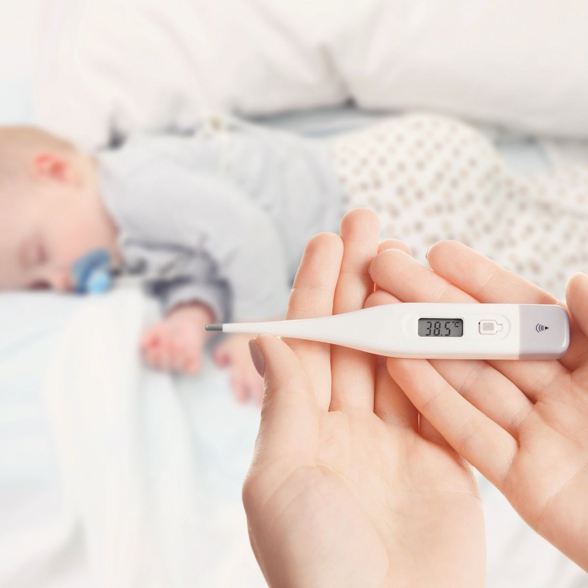 Cần chăm sóc đúng cách khi trẻ bị sốt co giật