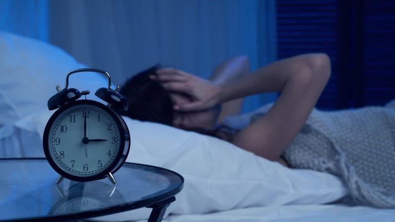 Rối loạn kinh nguyệt bốc hỏa và mất ngủ có thể xuất hiện khi phụ nữ bước vào tiền mãn kinh
