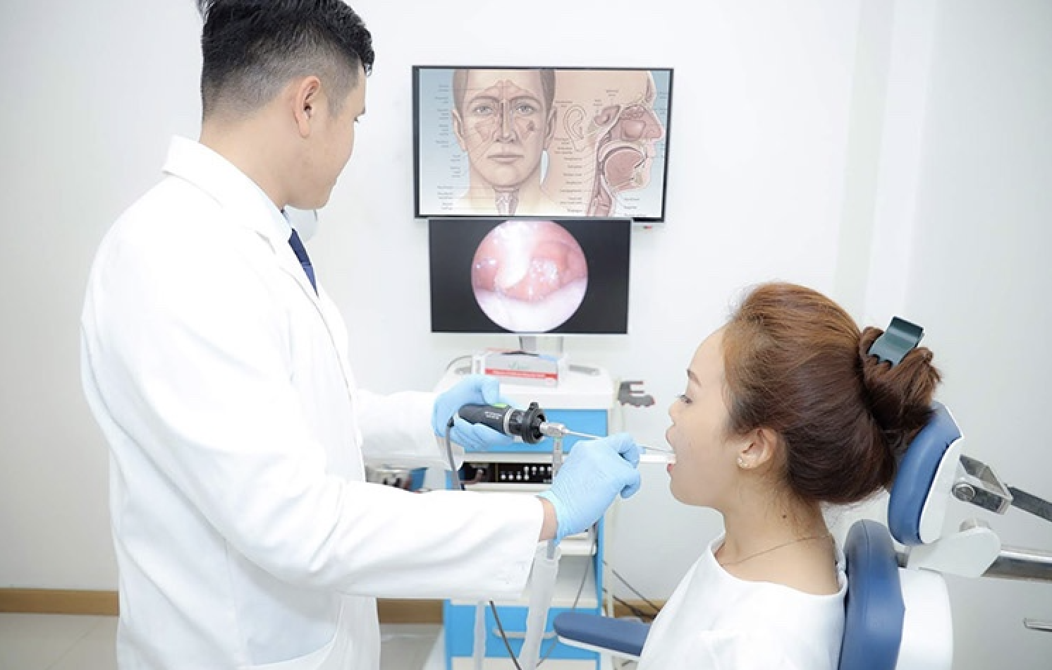 Đau họng kéo dài không sốt nhưng kèm dấu hiệu bất thường cần được thăm khám