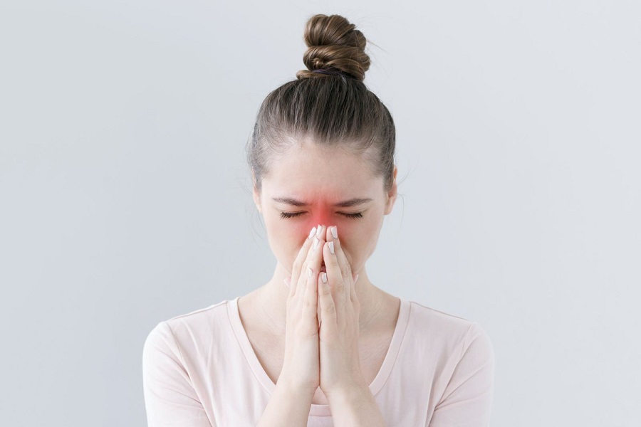 Nghẹt mũi một bên kéo dài có thể liên quan đến vẹo vách ngăn mũi