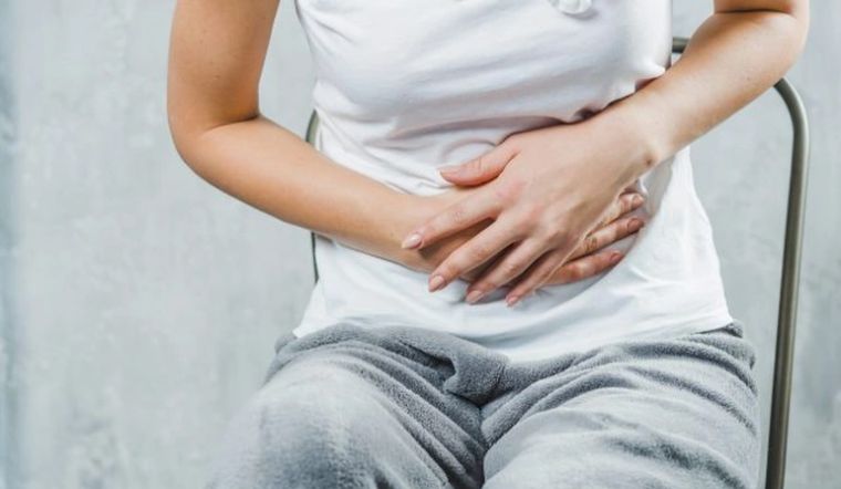Táo bón khi đi du lịch thường xảy ra do thay đổi giờ ăn, uống ít nước và nhịn đi tiêu