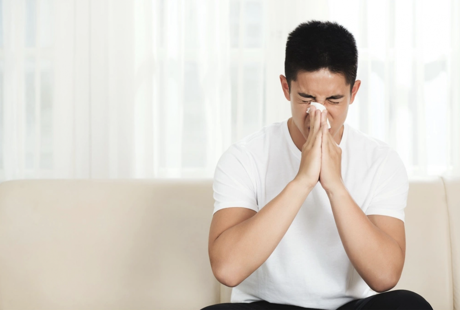 Vẹo vách ngăn kết hợp viêm mũi dị ứng có thể khiến tình trạng nghẹt mũi nặng hơn