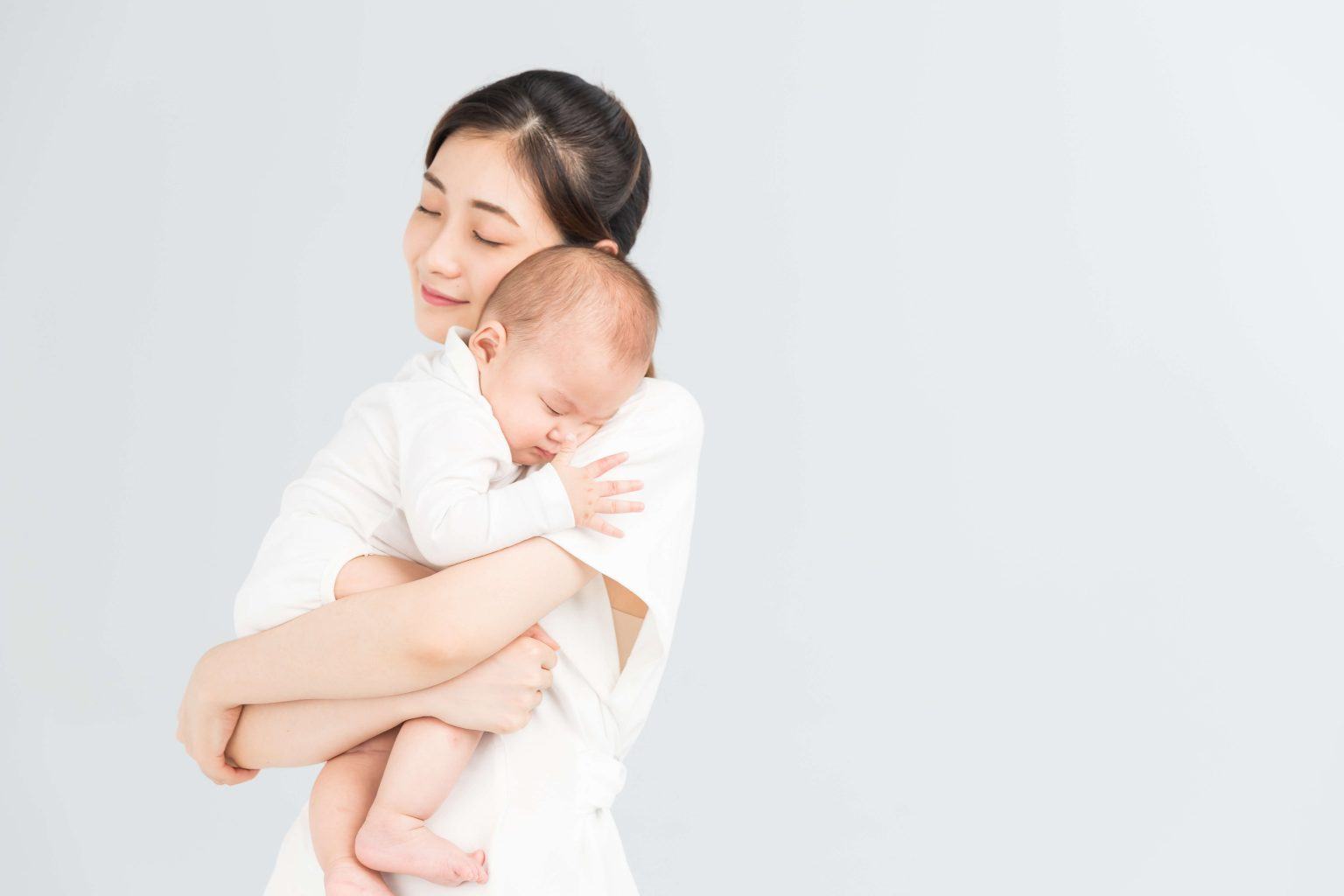Trẻ sinh mổ có thể phát triển khỏe mạnh khi được chăm sóc và nuôi dưỡng đúng cách