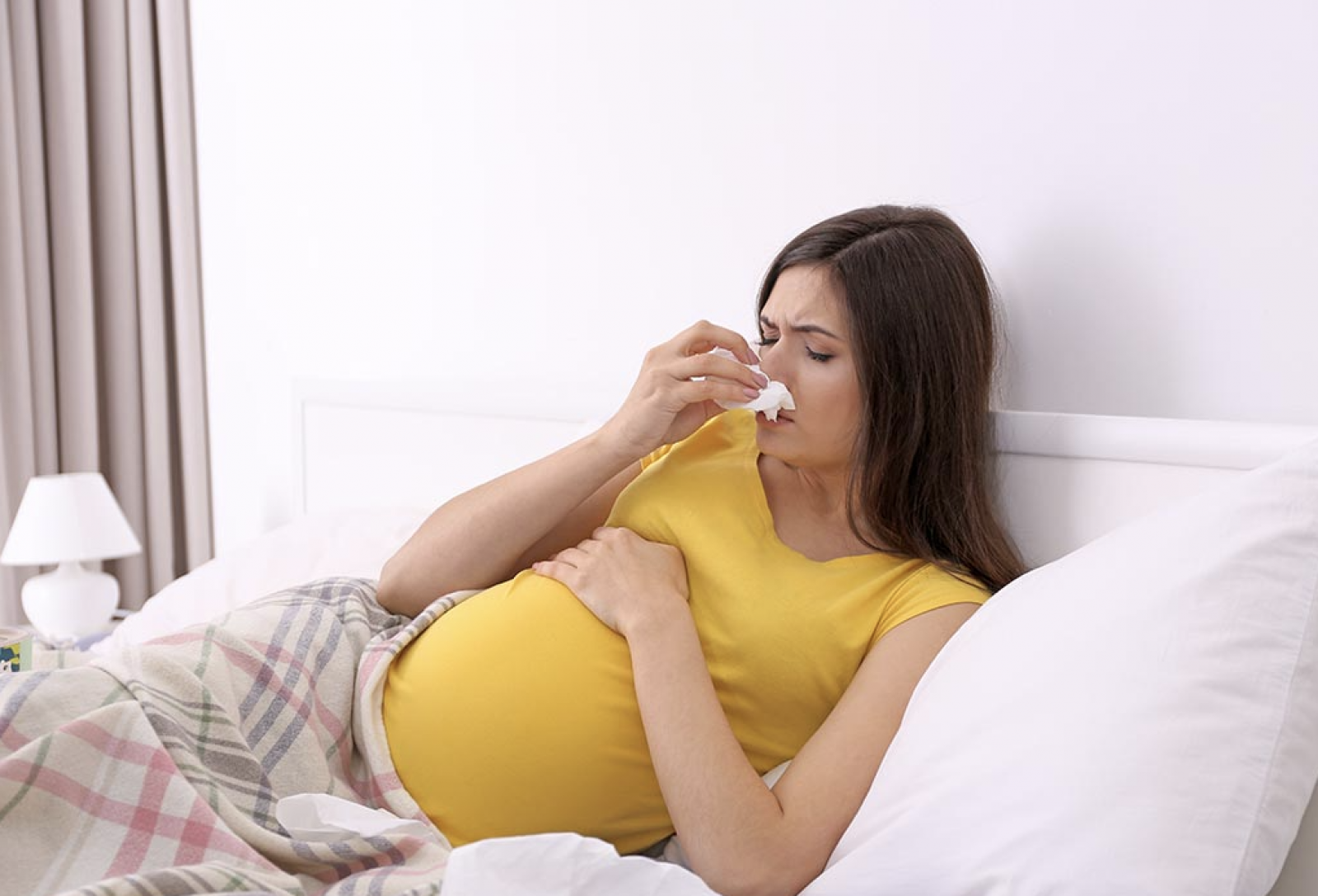 Viêm mũi thai kỳ gây nghẹt mũi kéo dài ở mẹ bầu